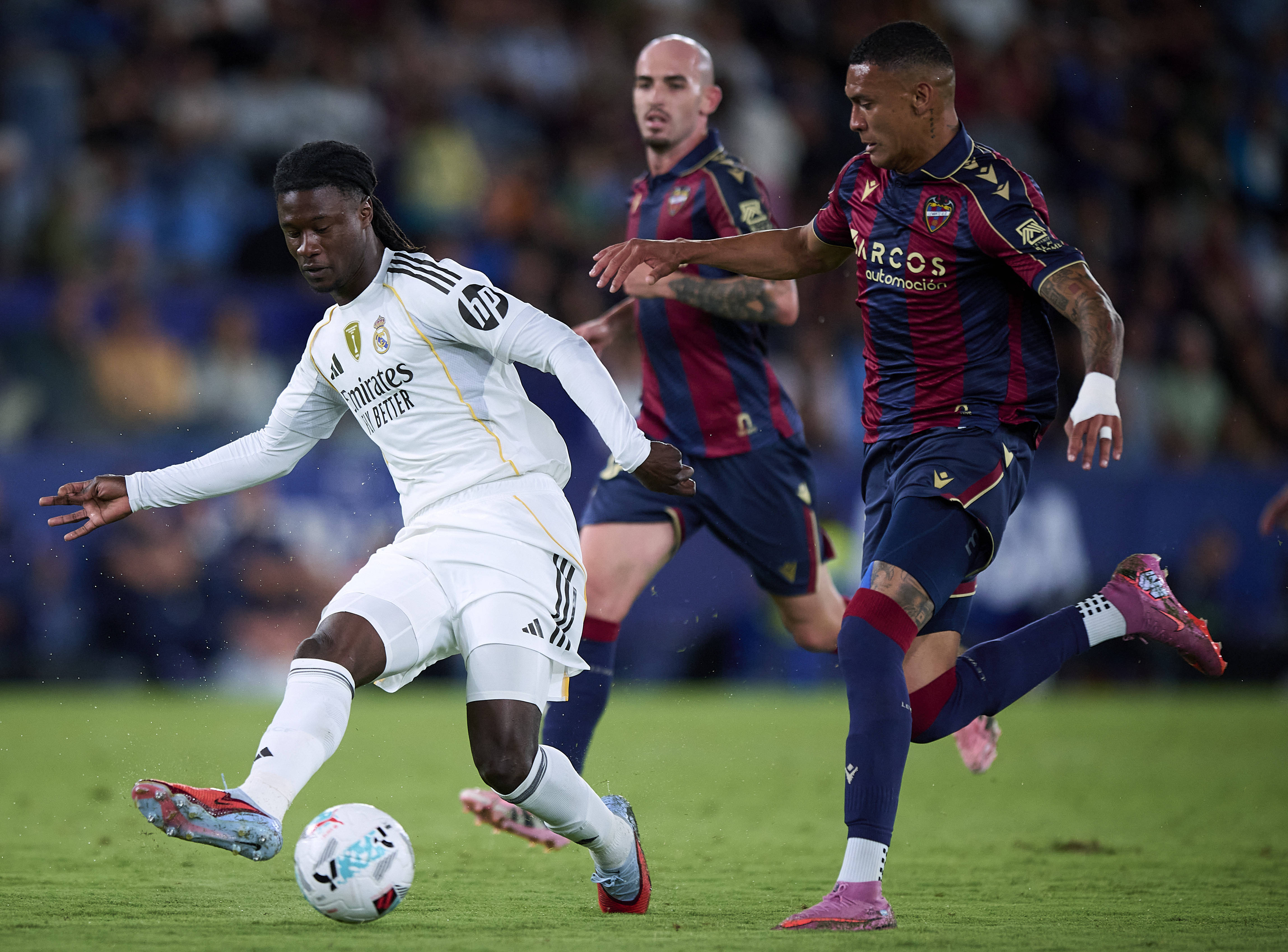 马德里竞技淘汰皇马,晋级至下一轮比赛 马德里竞技淘汰皇马,晋级至下一轮比赛