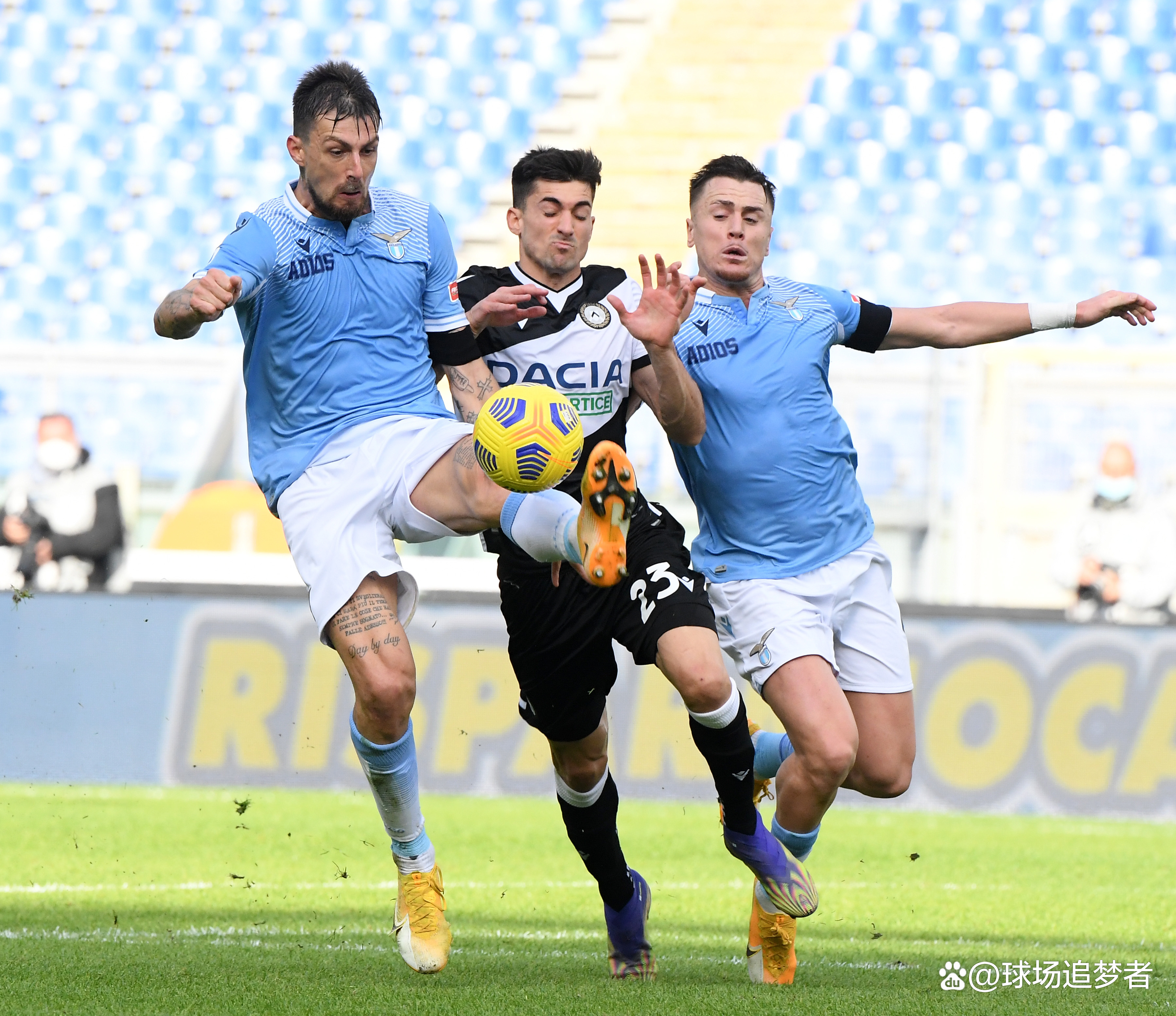 凤凰娱乐APP-卡利亚里主场逆袭，艰难拼搏完成逆袭(卡利亚里球场)