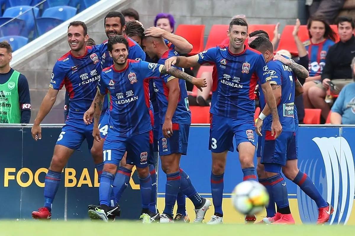 澳洲篮球赛场激烈角逐，强队实力强劲的简单介绍